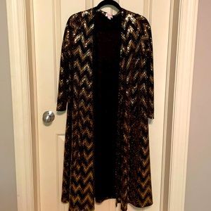 Stunning Black and Gold LuLaRoe Elegant Sarah Small